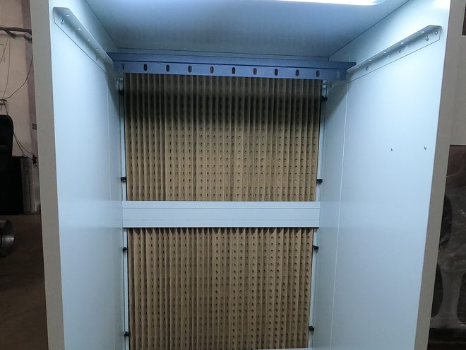 Paper-filter liquid paint booth